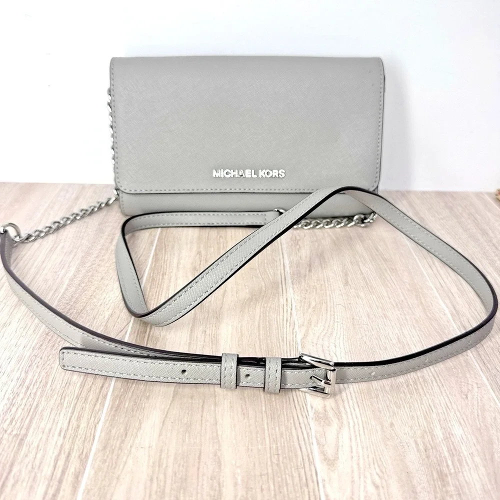 Michael Kors Gray Saffiano Leather Crossbody Wallet Chain Strap‎ Clutch